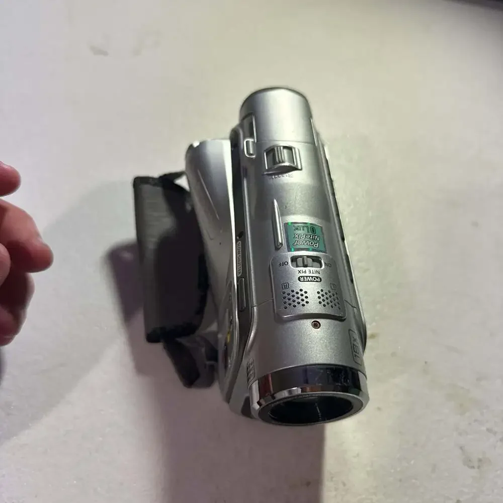 Samsung Digital-cam Mini DV Camcorder 18x Digital Zoom not tested